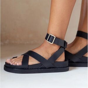 NWT Liberte’ Bronte Sandal - Black